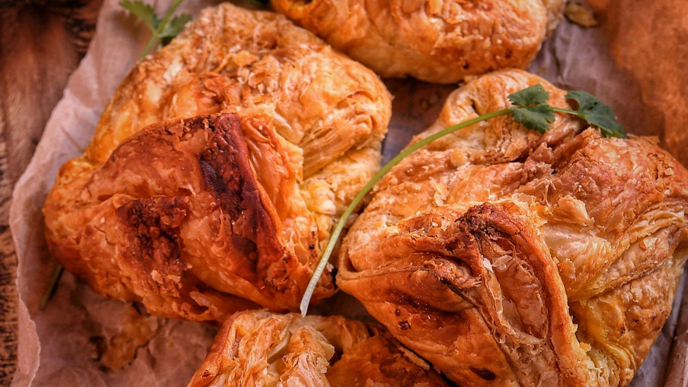 Parsi Akuri Puffs Recipe: Create Irresistibly Fluffy Spiced Egg Puffs